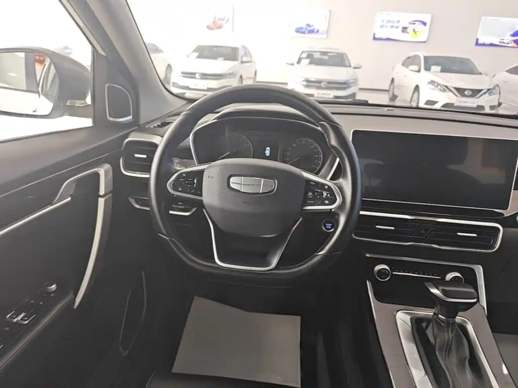 Geely Binyue — миниатюра 11