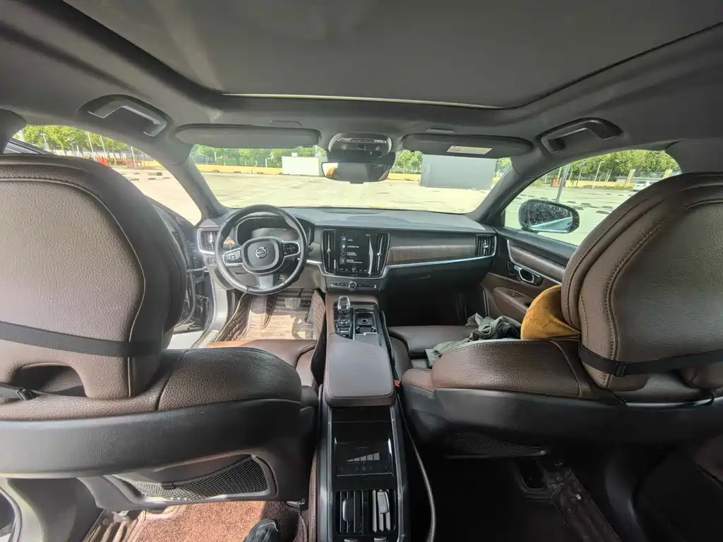 Volvo S90 — миниатюра 5