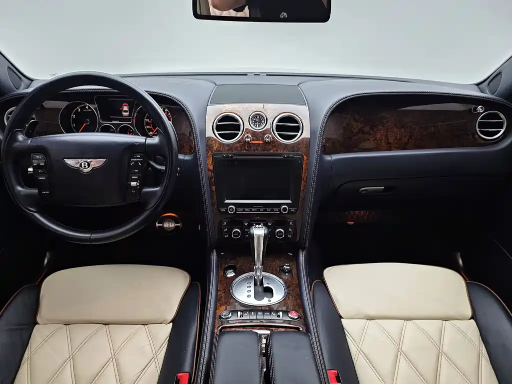 Bentley Flying Spur — миниатюра 16