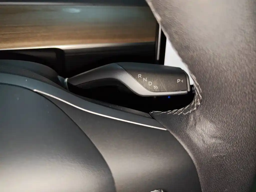 Tesla Model 3 — миниатюра 7