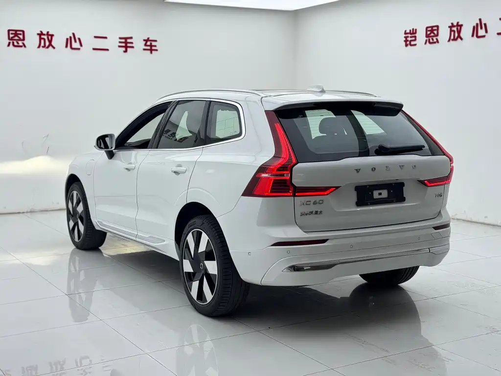 VOLVO XC60 PLUG IN HYBRID