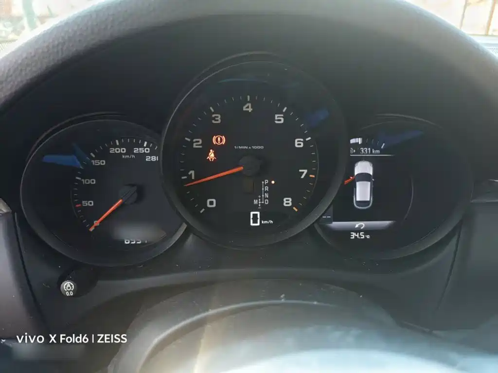 Porsche Macan — миниатюра 16