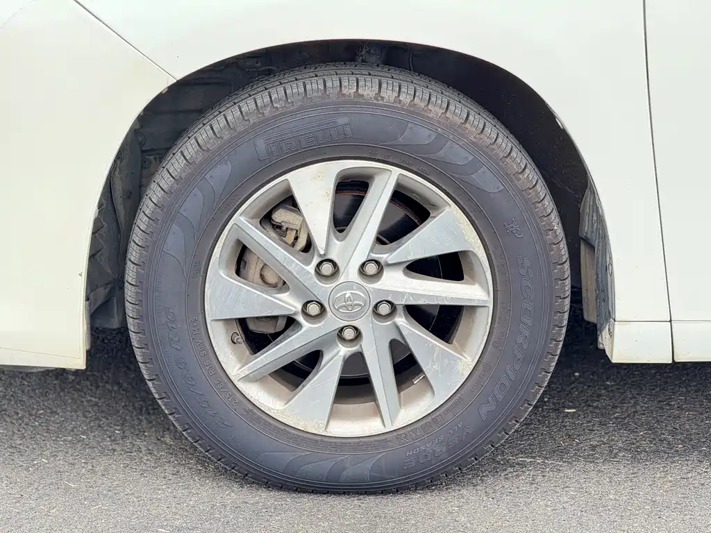 Toyota Alphard — миниатюра 24