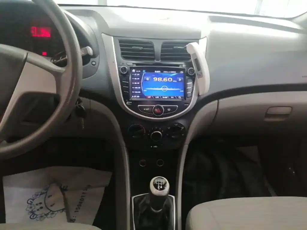 Hyundai Verna — миниатюра 13