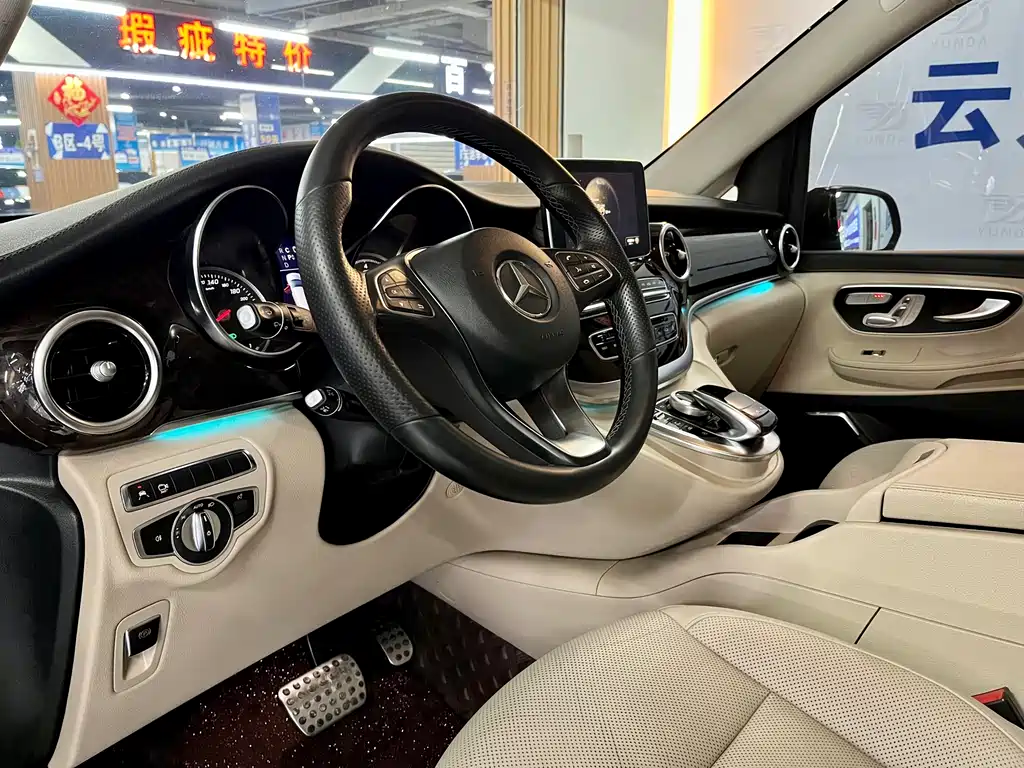 Mercedes-Benz V-Class V 2018 V 260 Luxury V