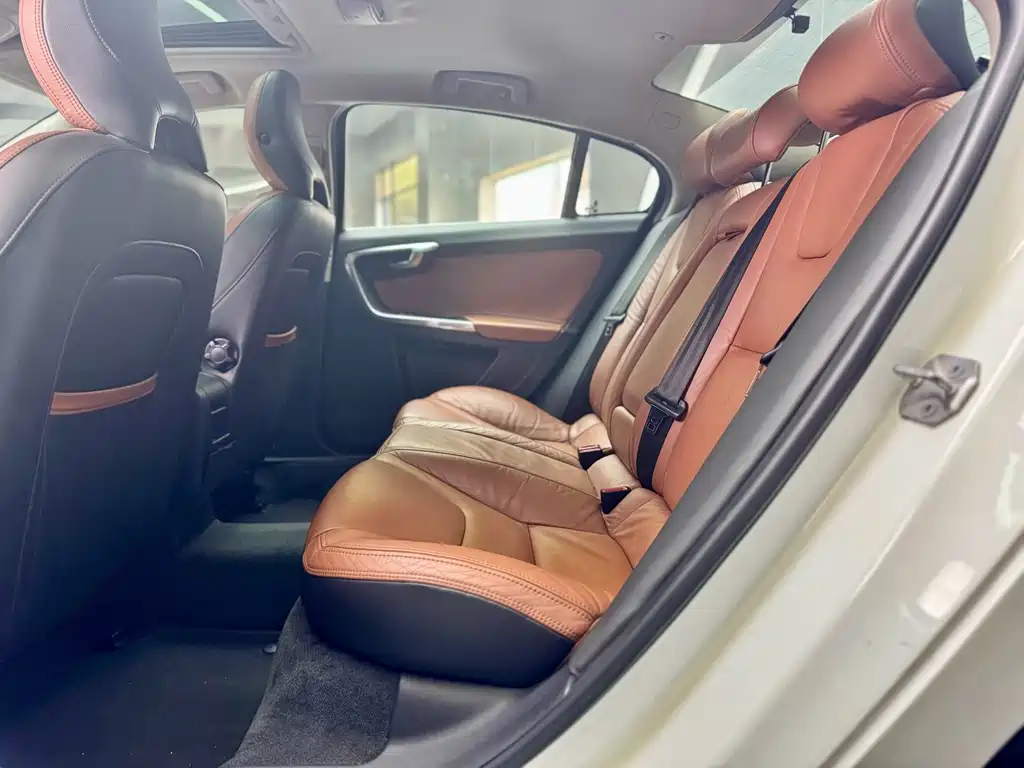 Volvo S60 — миниатюра 8