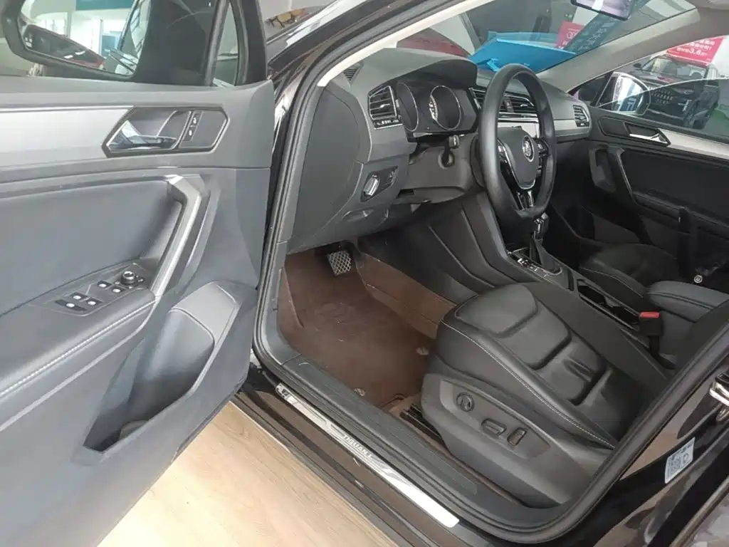 Volkswagen Tiguan L — миниатюра 21