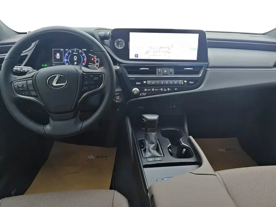 Lexus ES — миниатюра 12