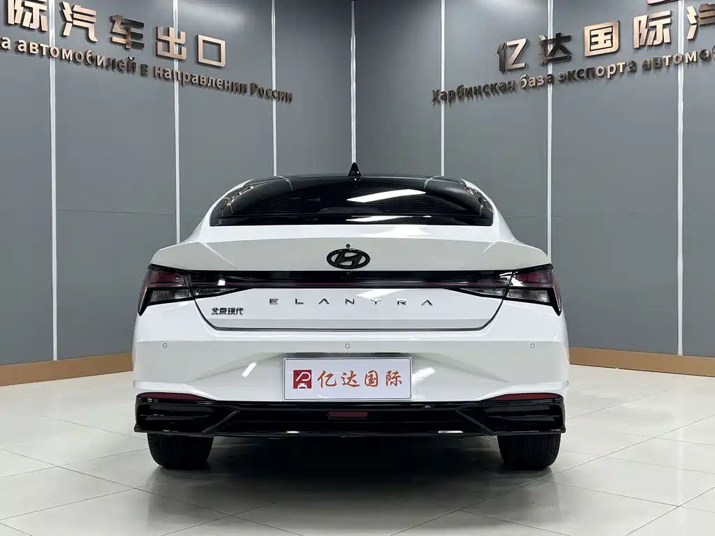 Hyundai Elantra — миниатюра 11