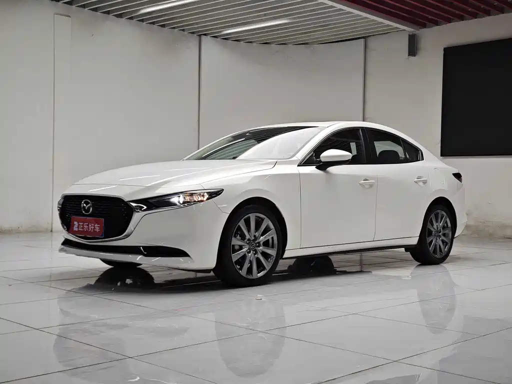 Mazda 3 Axela 2024