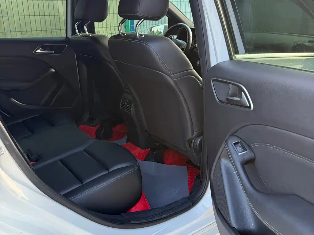 Mercedes-Benz B-Class — миниатюра 15