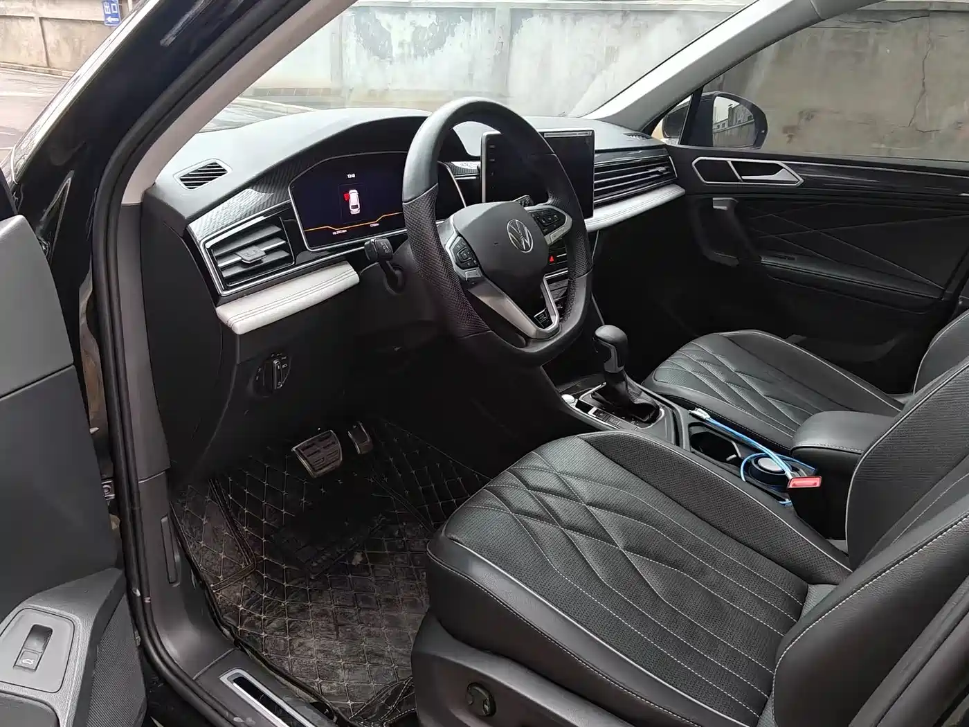 Volkswagen Tiguan L id 4669382 из Китая 10
