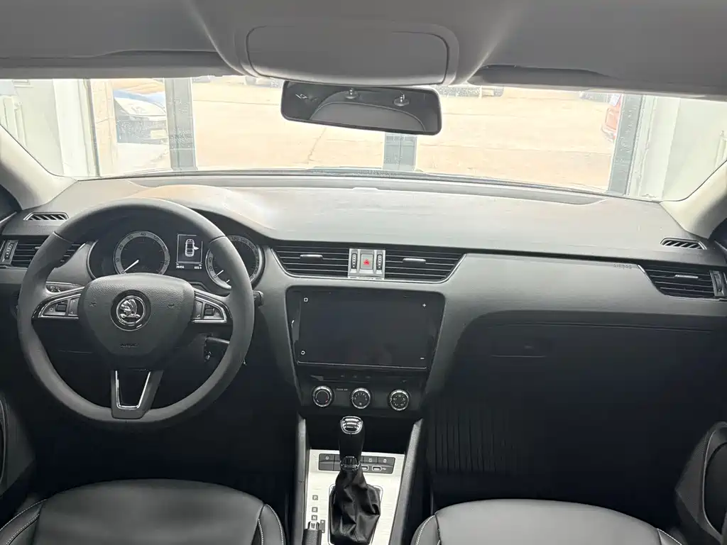 Skoda Octavia 1.5L Auto Comfort Enjoy Edition, фото 21