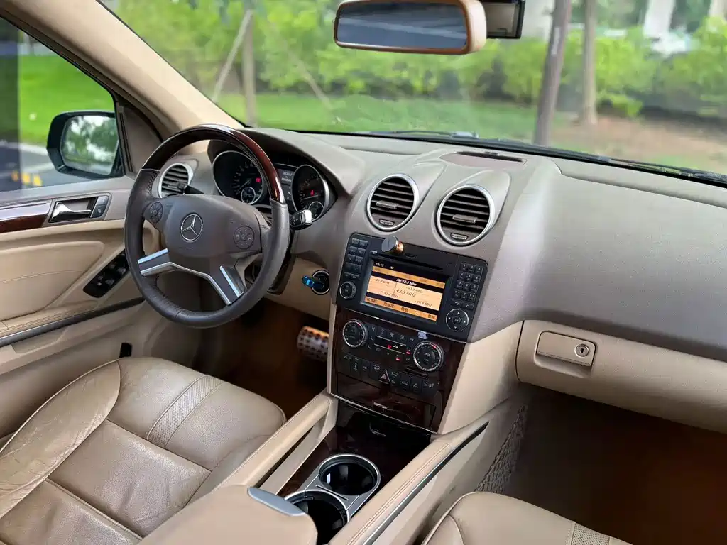 Mercedes-Benz M-Class — миниатюра 7