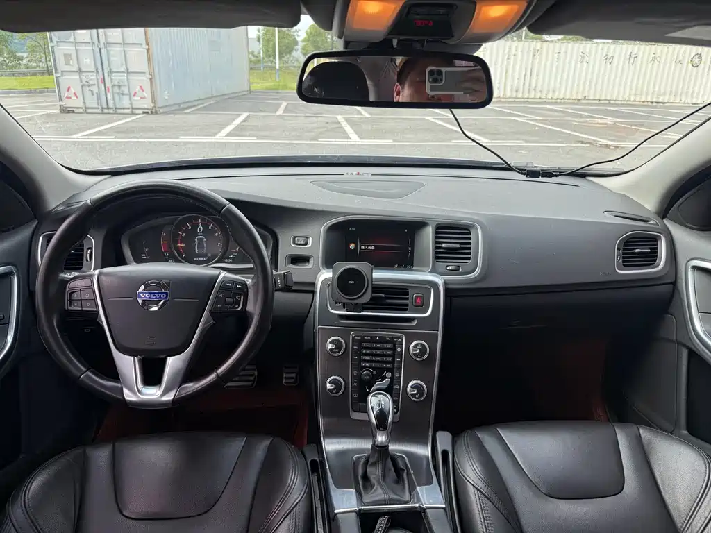 Volvo S60 — миниатюра 9