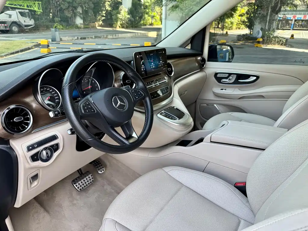 MERCEDES-BENZ V CLASS