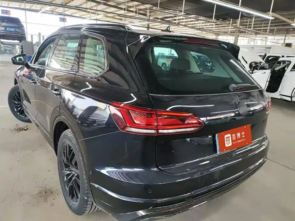 Volkswagen Touareg 2021 2.0TSI