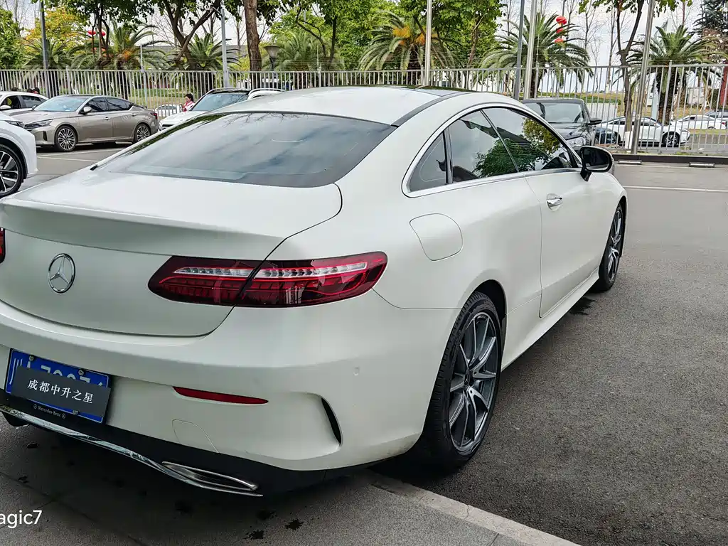 MERCEDES-BENZ E CLASS