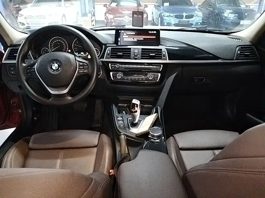 BMW 3 Series — миниатюра 10