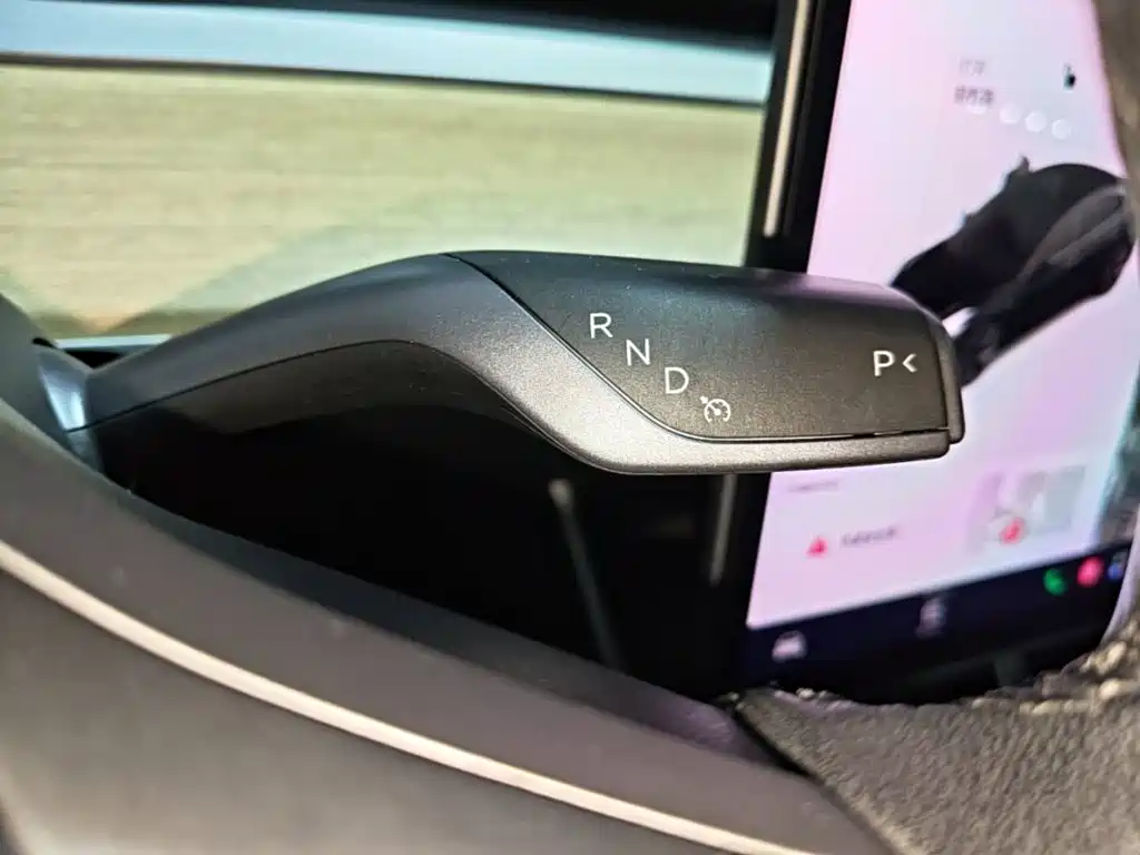 Tesla Model 3 — миниатюра 14