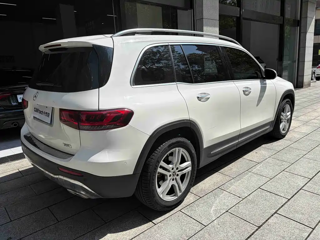 Mercedes-Benz GLB — миниатюра 12
