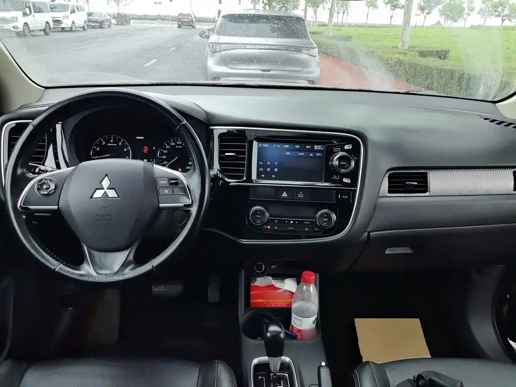 Mitsubishi Outlander (Import) — миниатюра 5