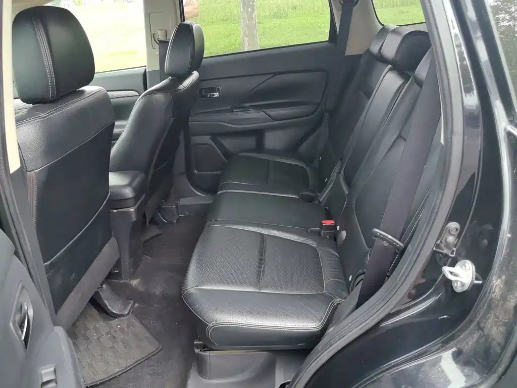 Mitsubishi Outlander (Import) — миниатюра 13