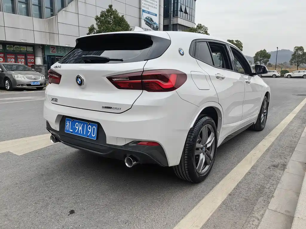 BMW X2