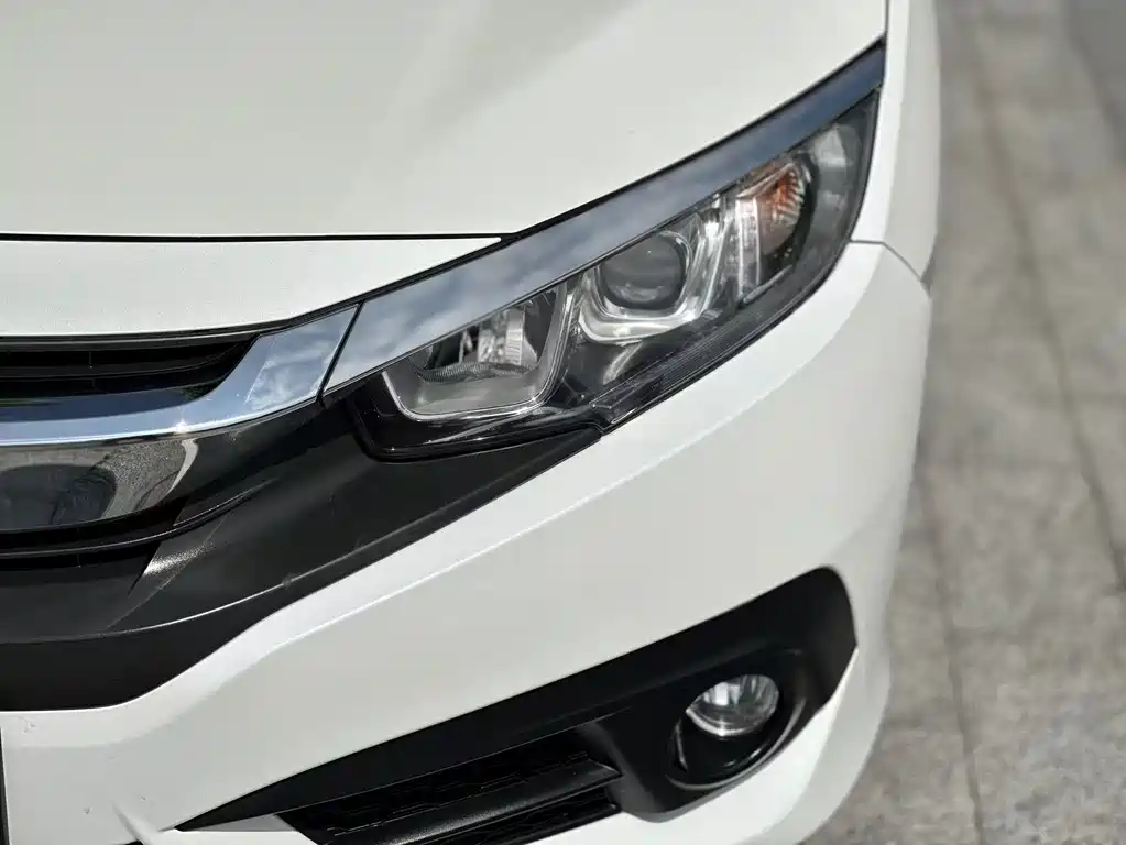 Honda Civic — миниатюра 12