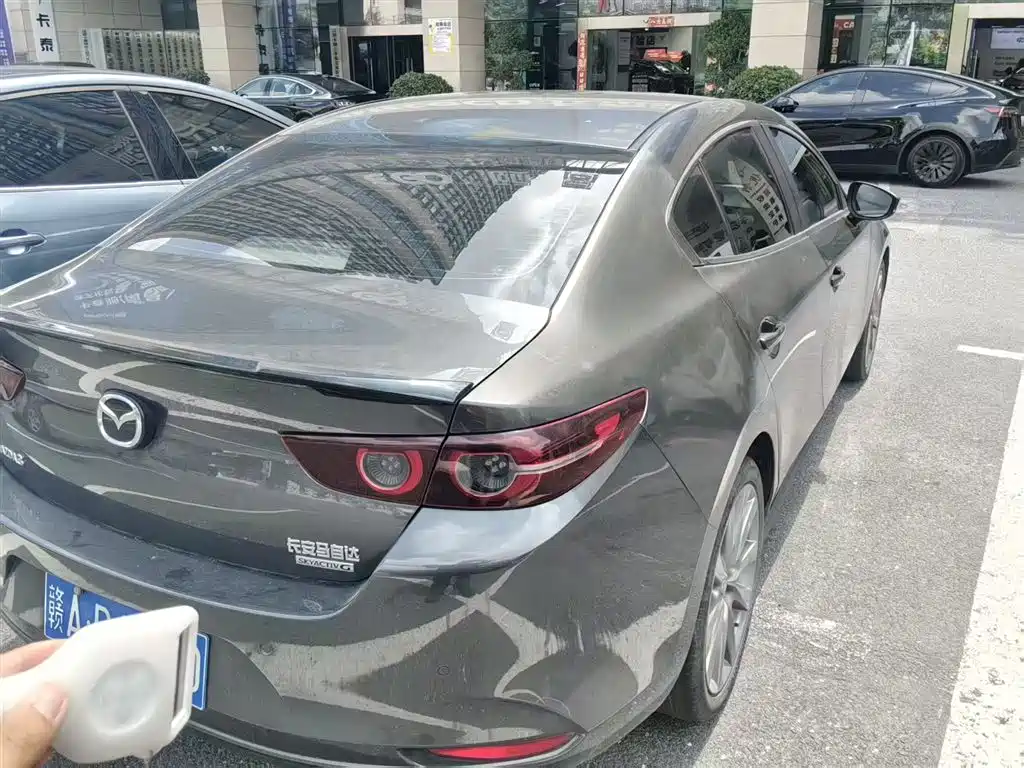 Mazda Mazda3 3 2021 2.0L AT
