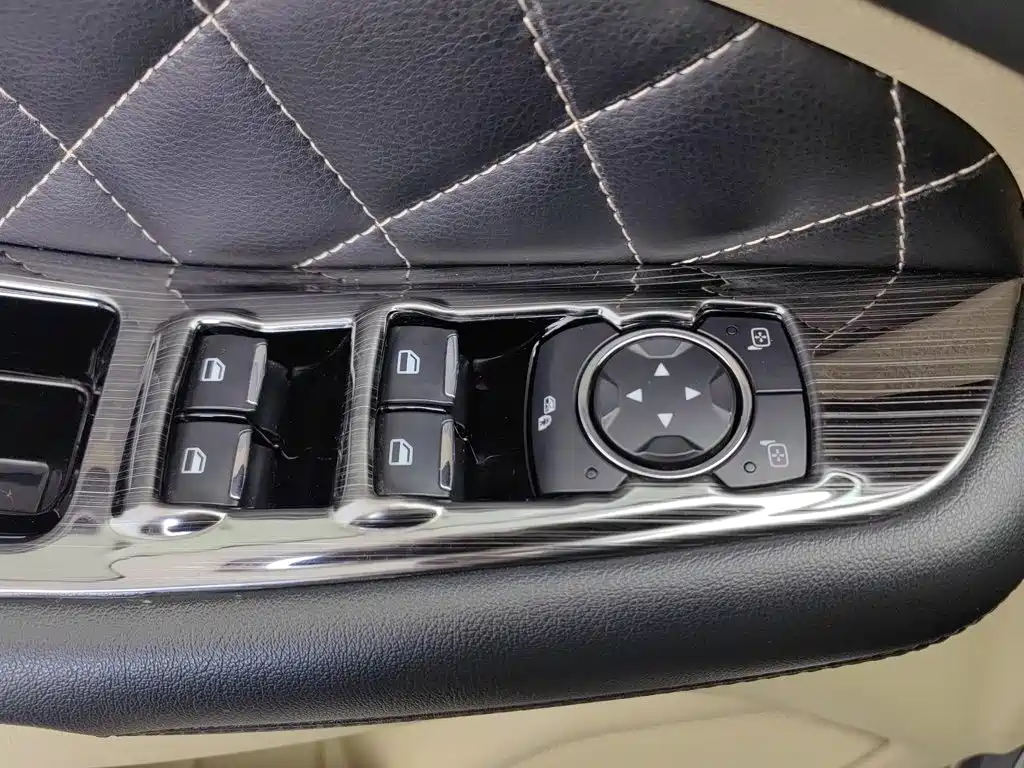 Ford Edge — миниатюра 9