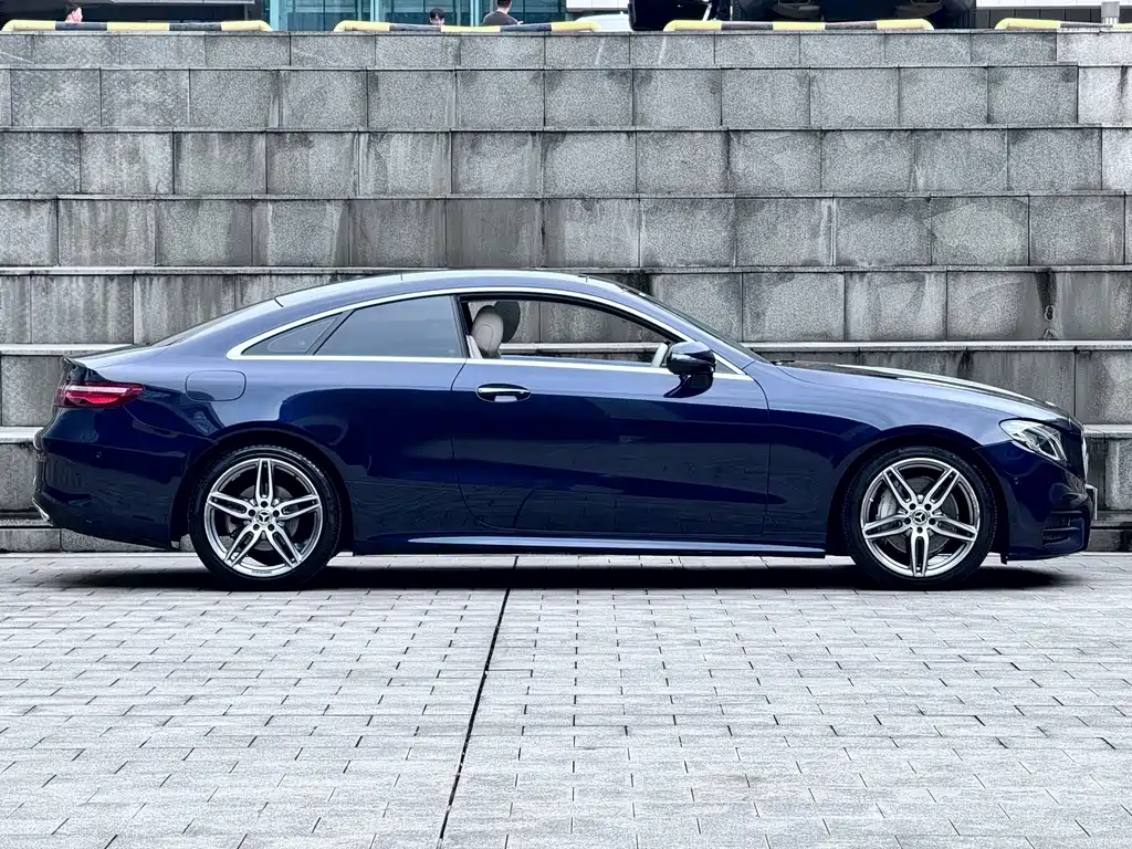 Mercedes-Benz E-Class (Import) — миниатюра 4