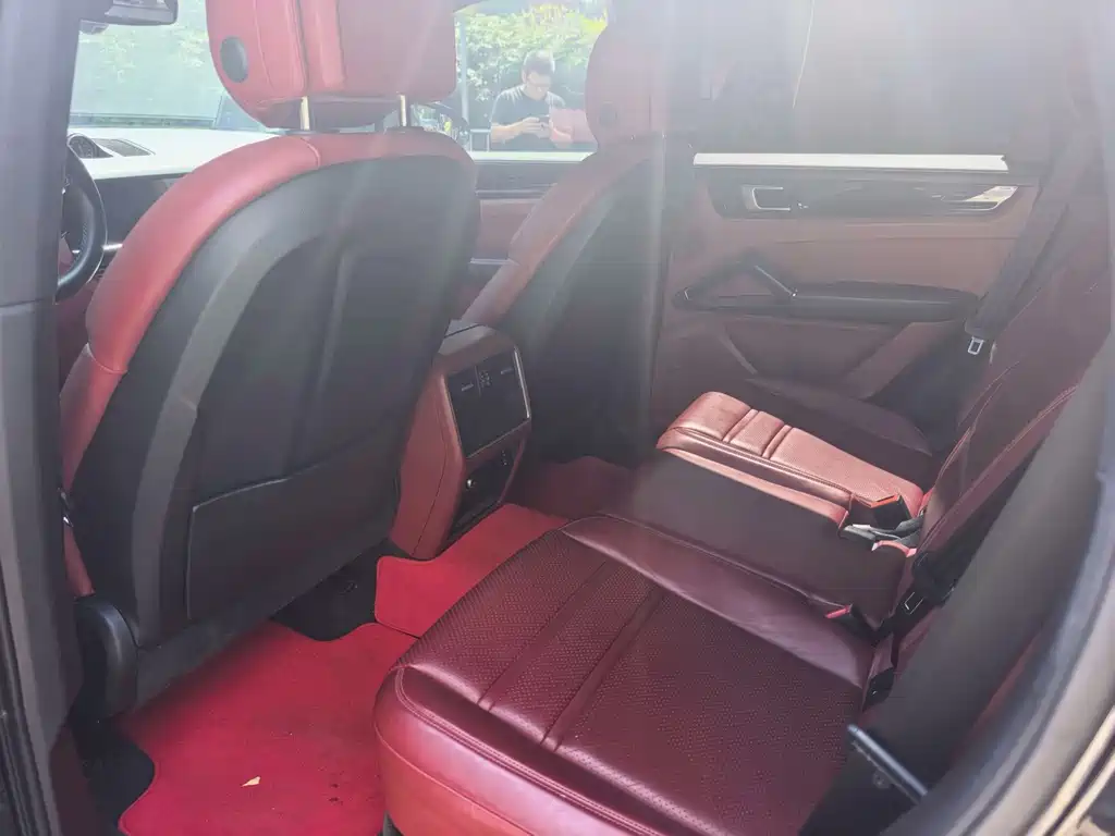 Porsche Cayenne — миниатюра 2
