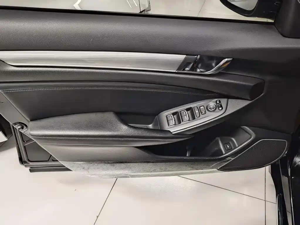 Honda Accord — миниатюра 14