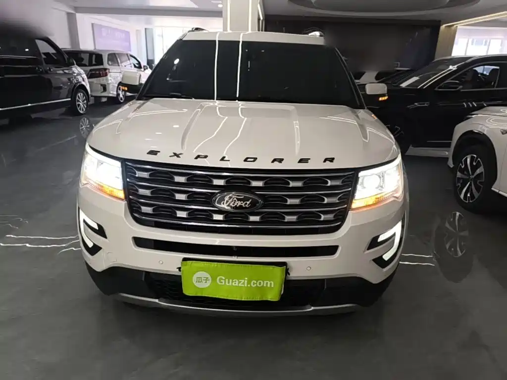Ford Explorer (Import) — миниатюра 3