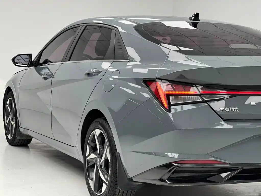 Hyundai Elantra — миниатюра 5
