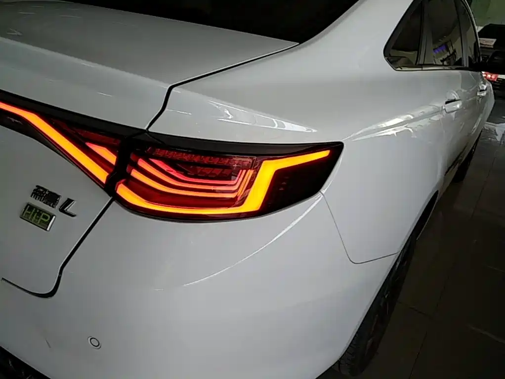Geely L HiP — миниатюра 8