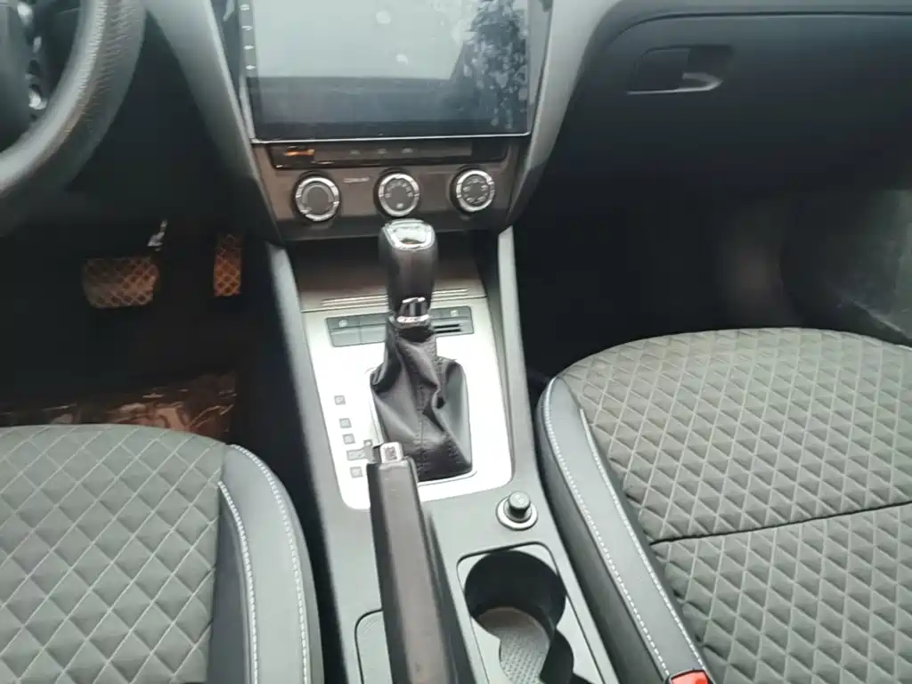 Skoda Octavia — миниатюра 14