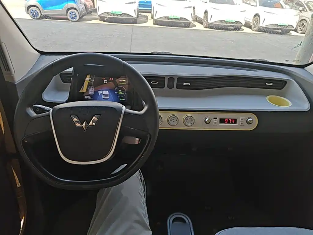 Wuling MINIEV — миниатюра 10