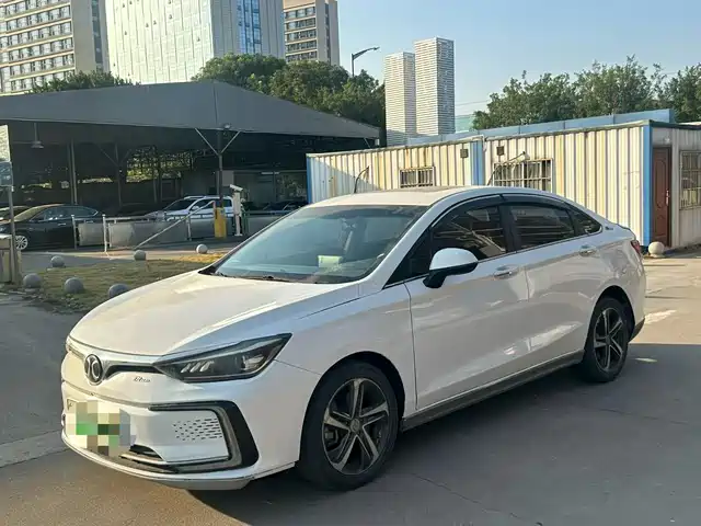BAIC BEIJING EU5 2019