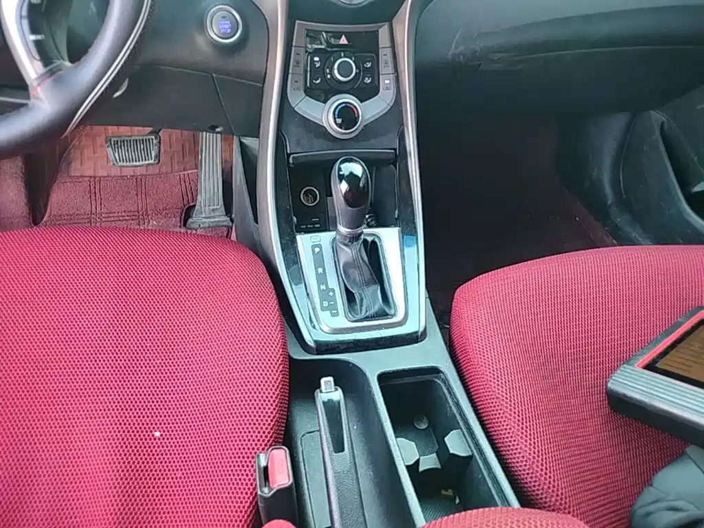 Hyundai Elantra Langdong — миниатюра 14