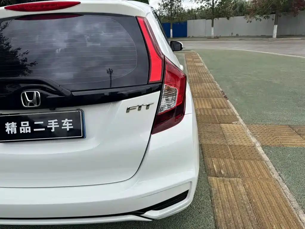 Honda Fit — миниатюра 5