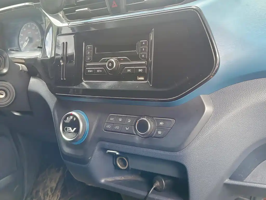 SAIC MAXUS CHASE EV30