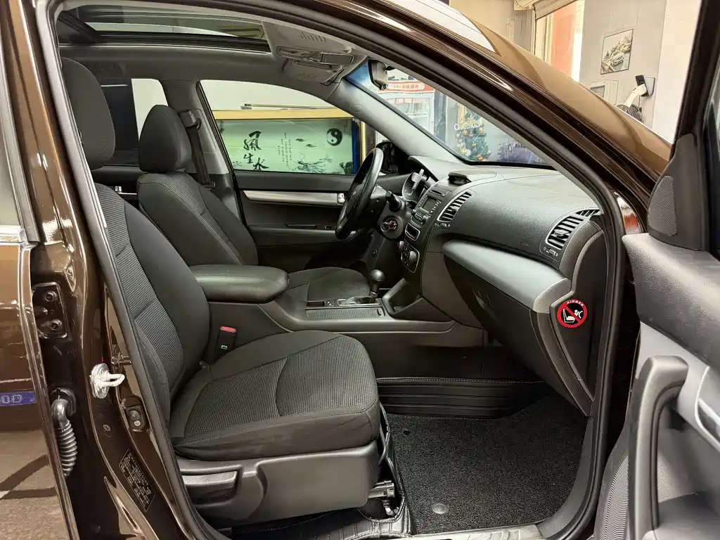Kia Sorento — миниатюра 11