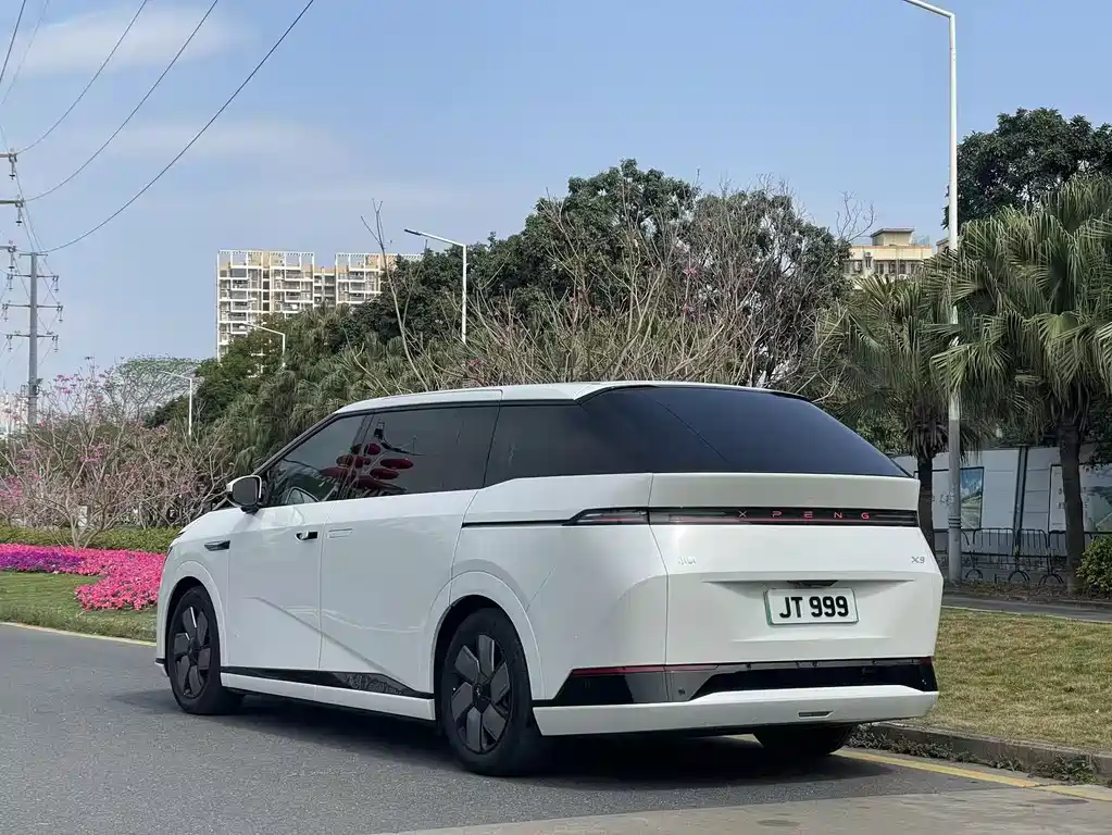 XIAOPENG X9