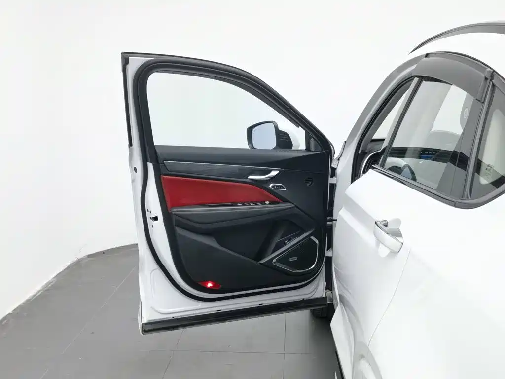 Geely Xingyue — миниатюра 8