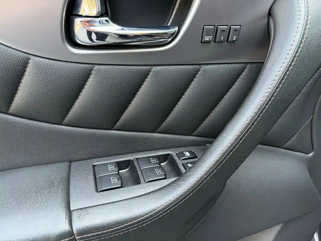 Infiniti FX — миниатюра 9