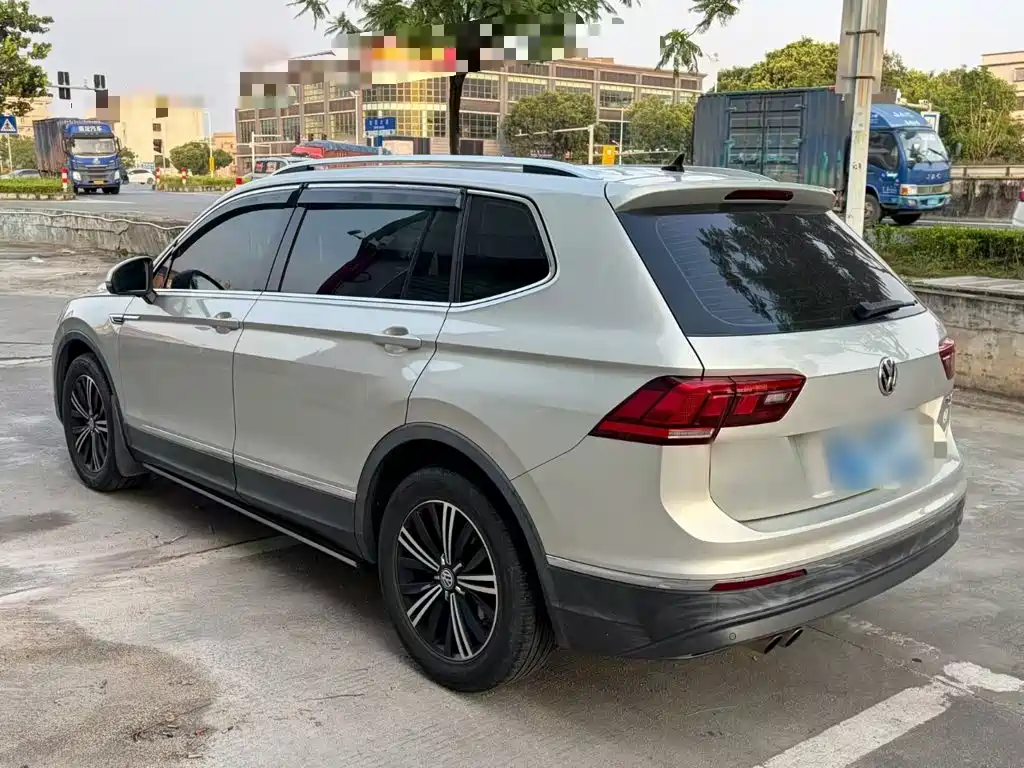 Volkswagen Tiguan L — миниатюра 5