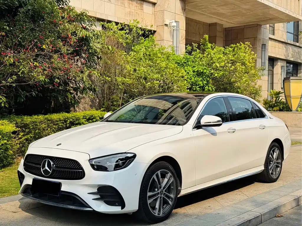 Mercedes-Benz E-Class 2022