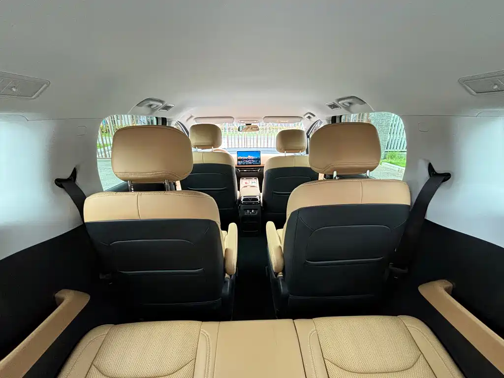 Wuling Xingguang 730 New Energy — миниатюра 10